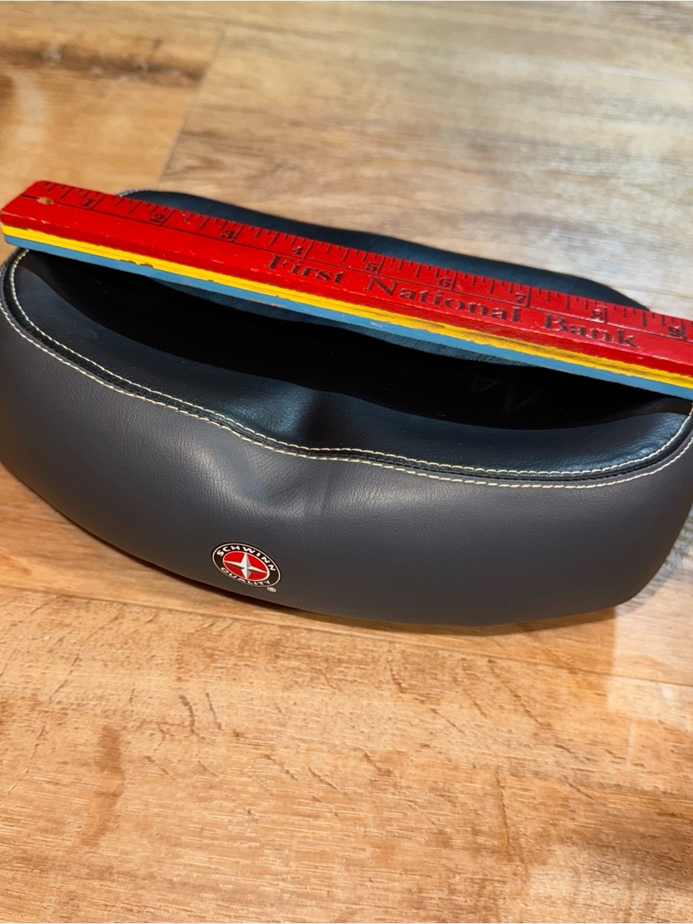 Schwinn Comfort Bike Seat Extra Wide Extra Padded 9in No Peeling Comfort Seat